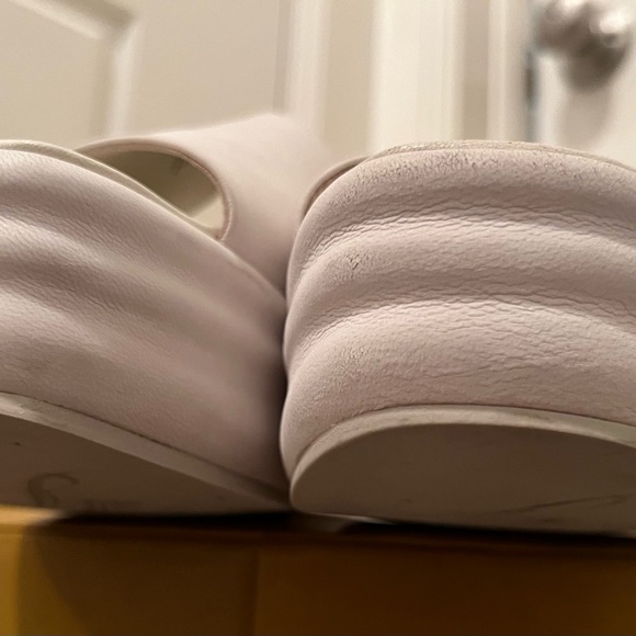 Free People platform slides - Picture 9 of 17